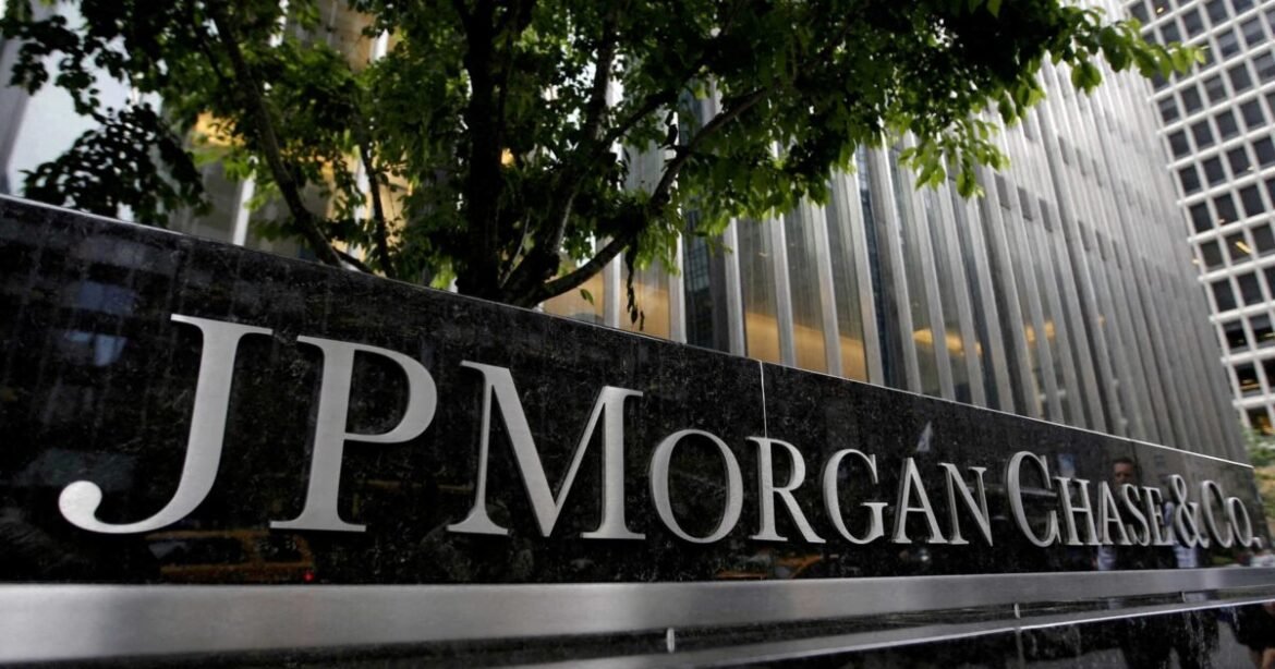 Θετικό σήμα της JP Morgan για τα ελληνικά ομόλογα – Ποιοι είναι οι λόγοι