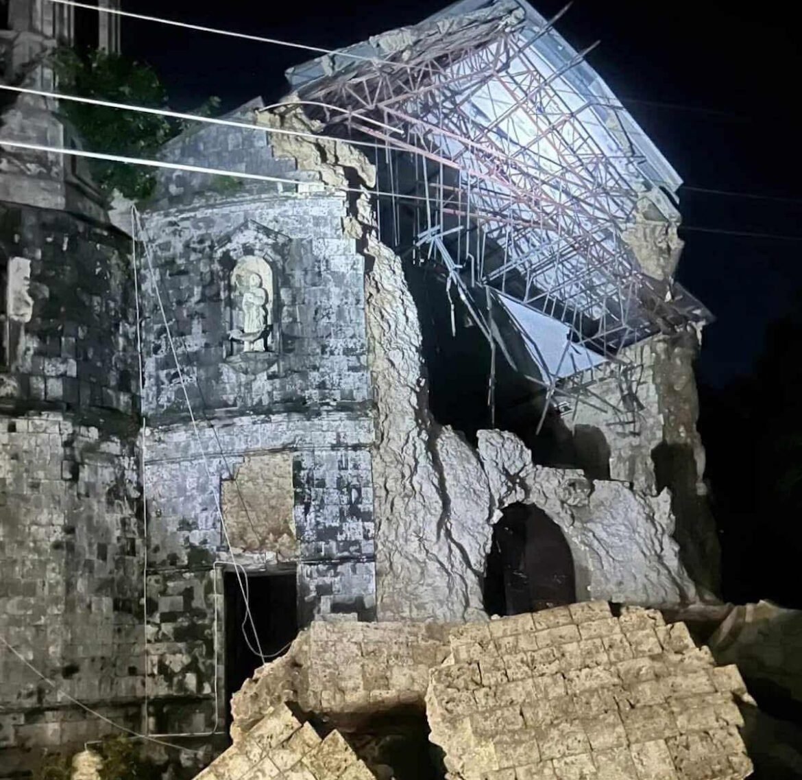 Βίντεο από τη στιγμή που γίνεται ο σεισμός 6,7 Ρίχτερ στις Φιλιππίνες