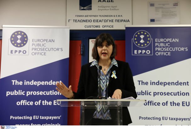 Λάουρα Κοβέσι: H επιστολή που έλαβε από αγρότισσα και η σημαία της Ουκρανίας στο πέτο