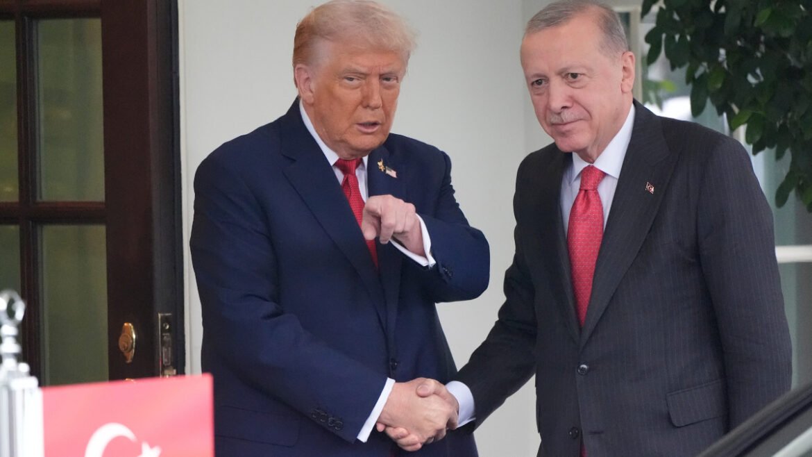 Ο Ερντογάν είναι tough guy, αλλά είναι φίλος μου και βοήθησε πολύ: Ο Τραμπ για τα παρασκήνια της Γάζας