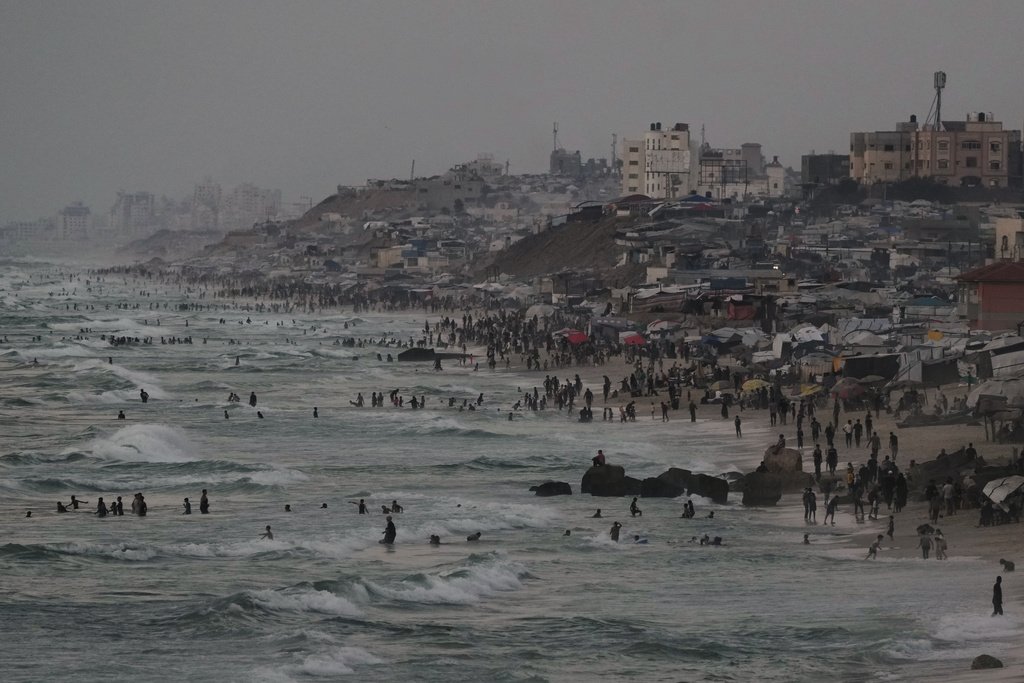Στο Κάιρο για τη Γάζα: Ο έμπιστος του Νετανιάχου και ο σκληρός της Χαμάς που επέζεσε από ισραηλινή επίθεση