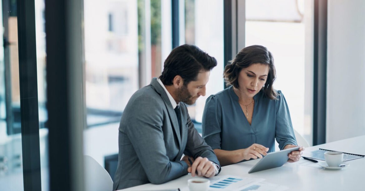 Νέο εργασιακό και 13ωρο: Τι αλλάζει και τι δεν αλλάζει για τους μισθωτούς εργαζόμενους με το νέο νομοσχέδιο – Δεκαπέντε σημεία κλειδιά