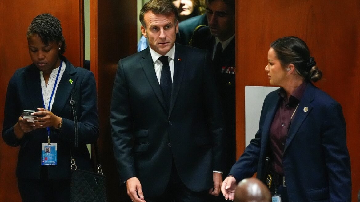 Γιατί η κατάρρευση του Μακρόν αποτελεί «σεισμό» για την Ευρώπη