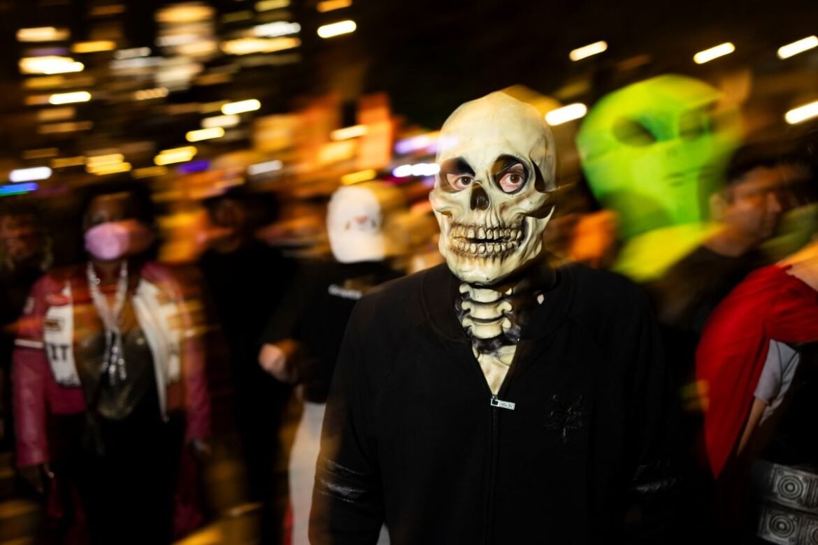 Halloween: Δαπάνες – ρεκόρ στις ΗΠΑ για κολοκύθες και στολές μάγισσας, λόγω δασμών