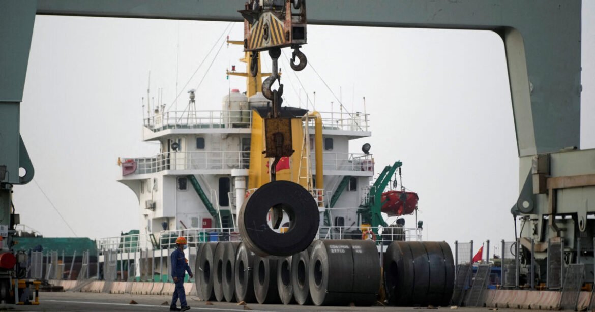 Η Κίνα επιβάλει ειδικά λιμενικά τέλη στα αμερικανικά πλοία που φτάνουν στα λιμάνια της