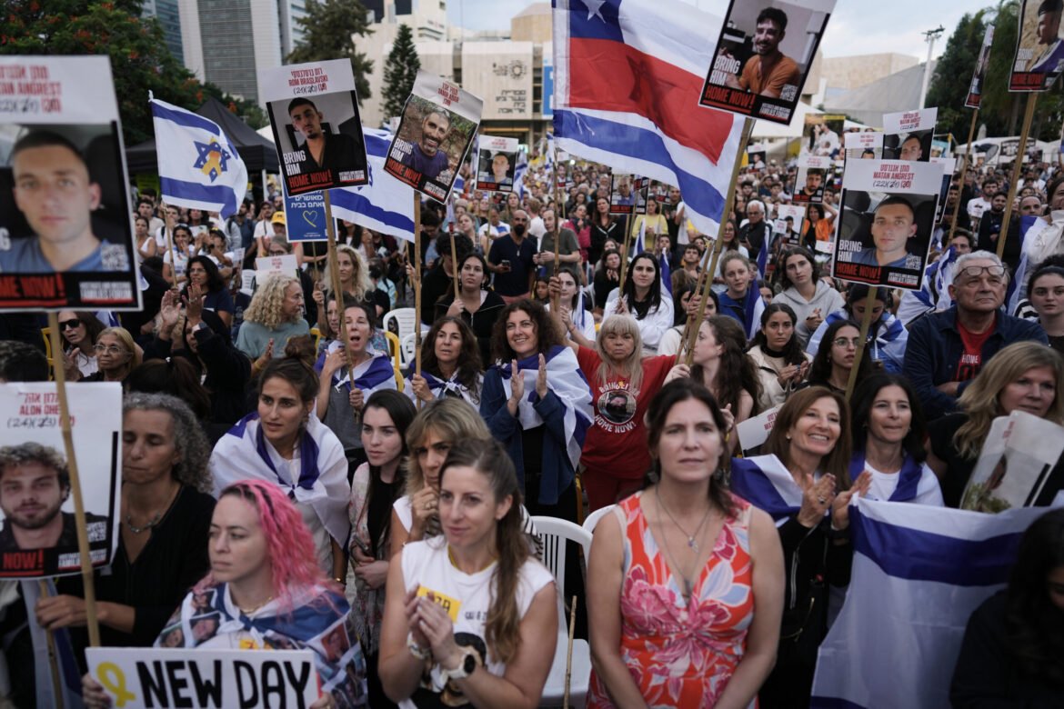 LIVE BLOG: Ξεκινά η απελευθέρωση των ομήρων – Ποιοι είναι οι πρώτοι 6 που θα επιστρέψουν στο Ισραήλ