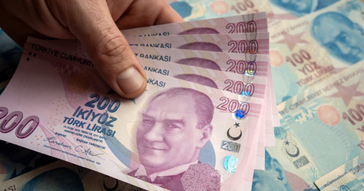 Η τουρκική λίρα υποχωρεί σε ιστορικά χαμηλό επίπεδο