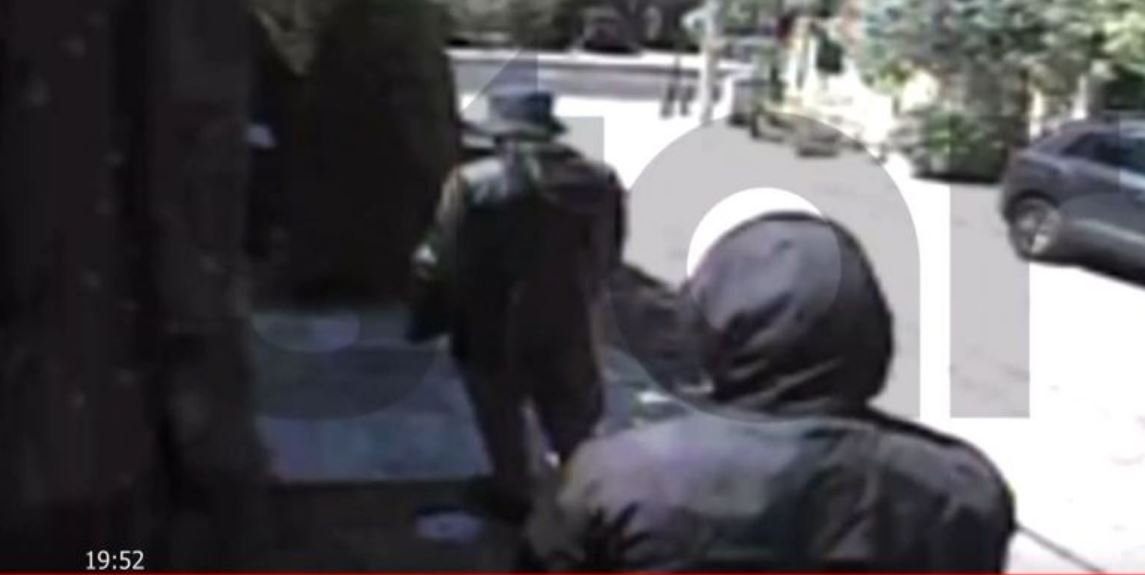 Πεντέλη: Εξαρθρώθηκε σπείρα διαρρηκτών που ρήμαζε πολυτελείς κατοικίες – Καρέ καρέ η στιγμή που εισβάλουν σε