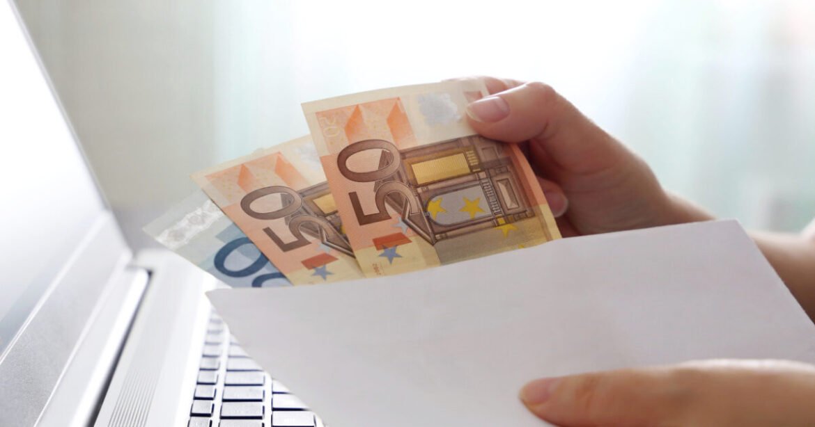 Voucher 750 ευρώ ΔΥΠΑ: Ποιους αφορά και πότε θα γίνουν οι πληρωμές