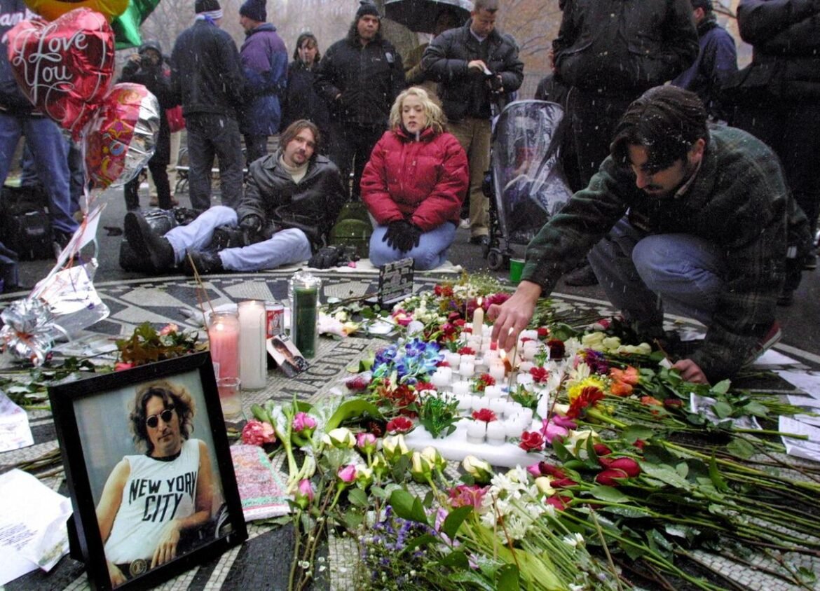 Σκότωσε τον Λένον για να «γίνει κάποιος» – Στο φως η κατάθεση Τσάπμαν στην επιτροπή αποφυλάκισης