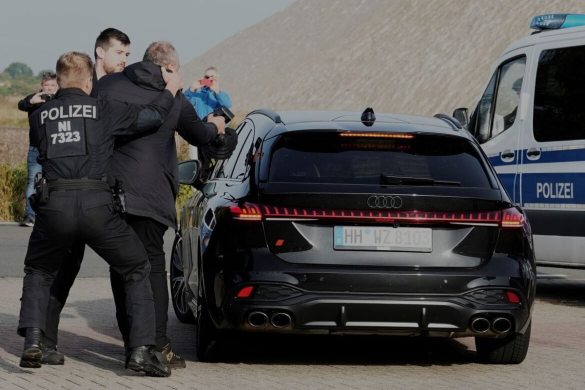 Όπως στη «Μεγάλη των μπάτσων σχολή»: «Εμφύλιος» με πυρά στρατού – αστυνομίας στη Βαυαρία