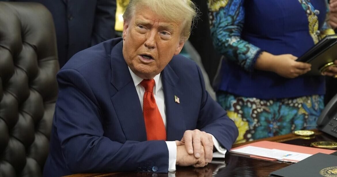 Ο Τραμπ επέβαλε κυρώσεις στον πρόεδρο της Κολομβίας Γκουστάβο Πέτρο