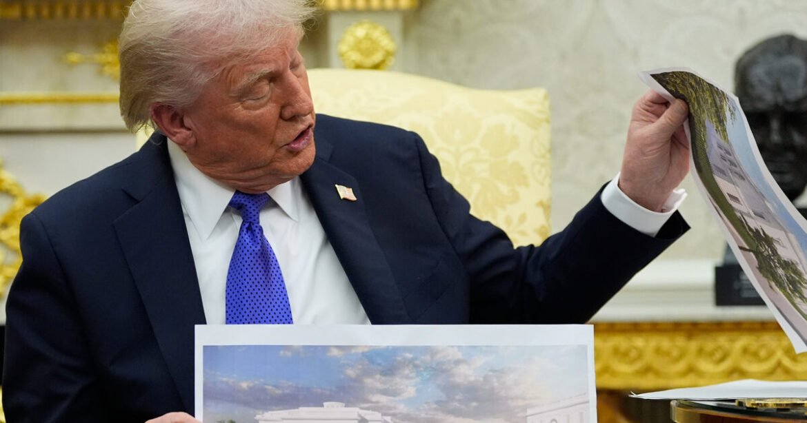 Ο Ντόναλντ Τραμπ κάνει…real estate και στο Λ. Οίκο: 350 εκατ. θα κοστίσει το νέο ball room – Πώς θα το ονομάσει