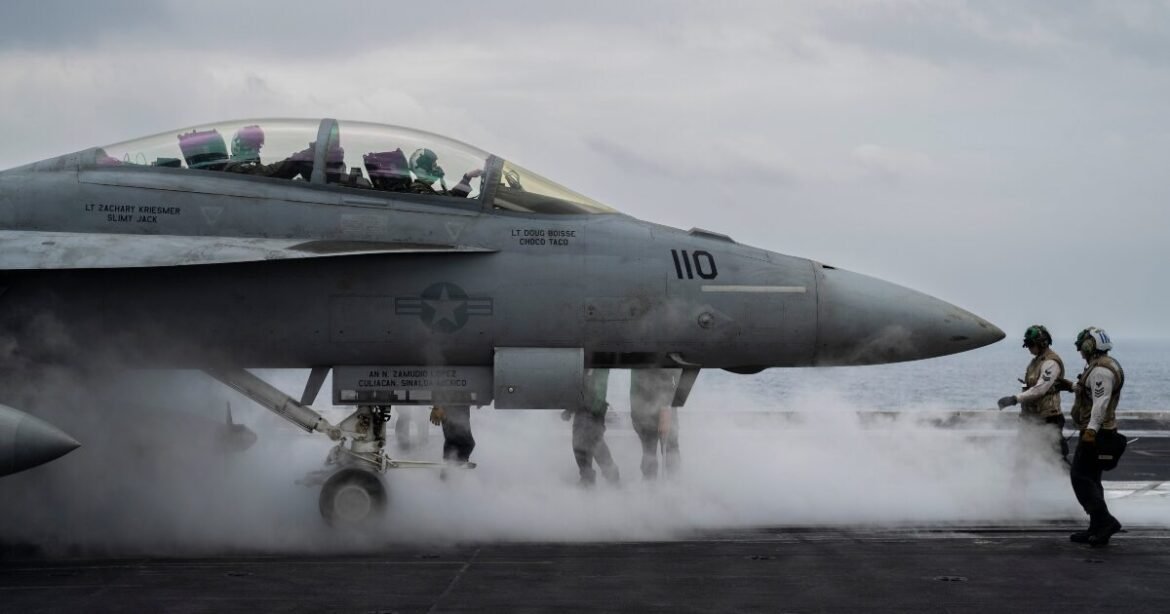 Διπλό ατύχημα στη Νότια Σινική Θάλασσα – Συντριβή μαχητικού και ελικοπτέρου των ΗΠΑ