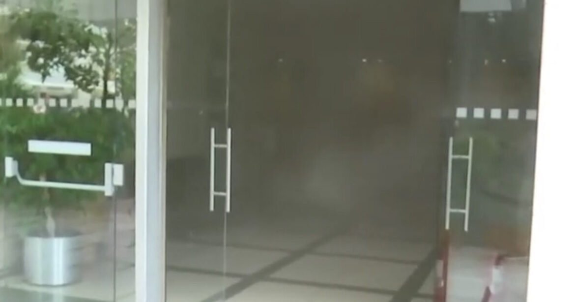 Συναγερμός στην πυροσβεστική για φωτιά στον Πύργο των Αθηνών – Εκκενώθηκαν γραφεία