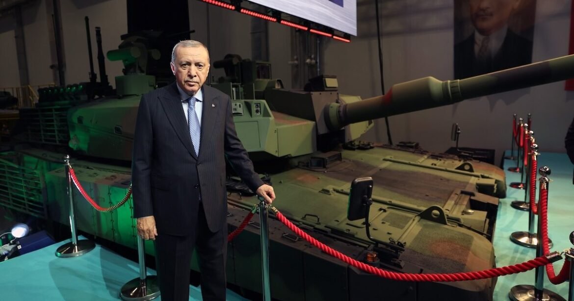 Ερντογάν: «Δεν ακολουθούμε πια κανέναν, η Τουρκία γράφει ιστορία στην αμυντική βιομηχανία»