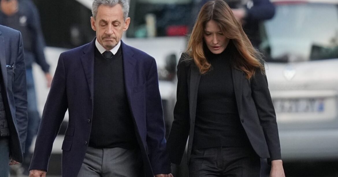 Η ζωή του Σαρκοζί πίσω από τα κάγκελα: Τα επισκεπτήρια και τα… σάντουιτς της Κάρλα Μπρούνι