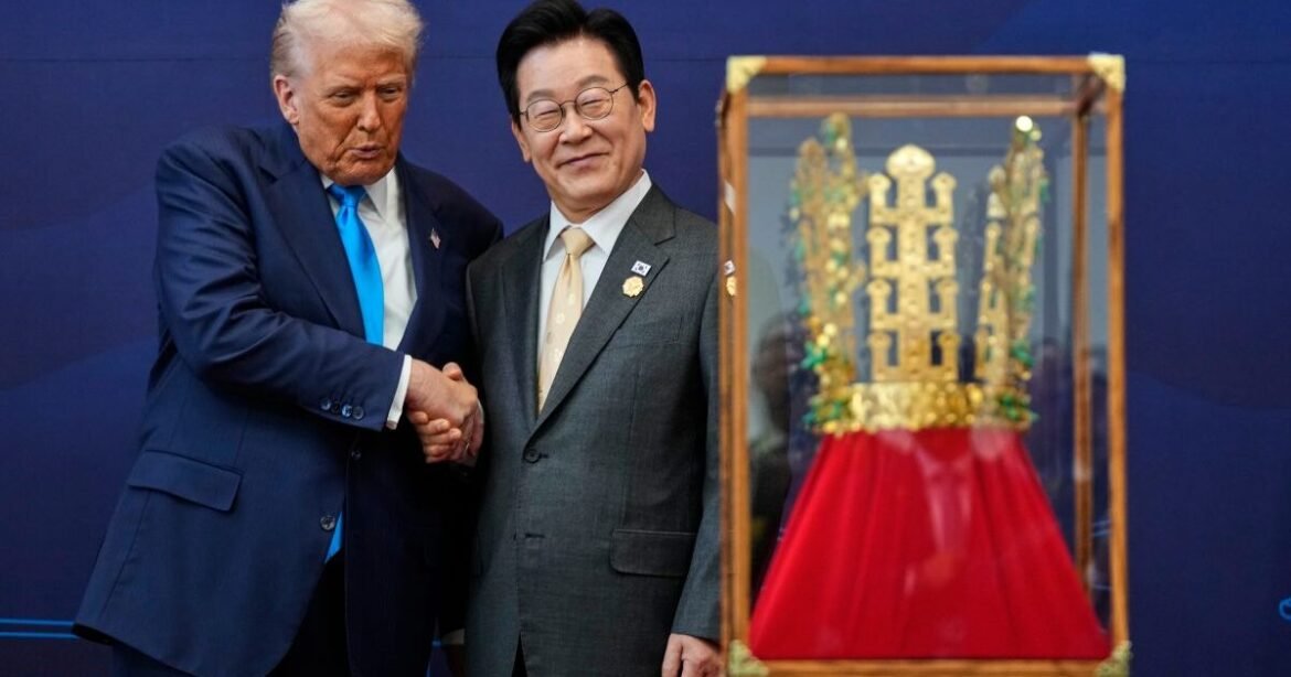 Τραμπ: Η Ν. Κορέα θα καταβάλει 350 δισ. για μείωση δασμών – «Πράσινο φως» για πυρηνοκίνητο υποβρύχιο