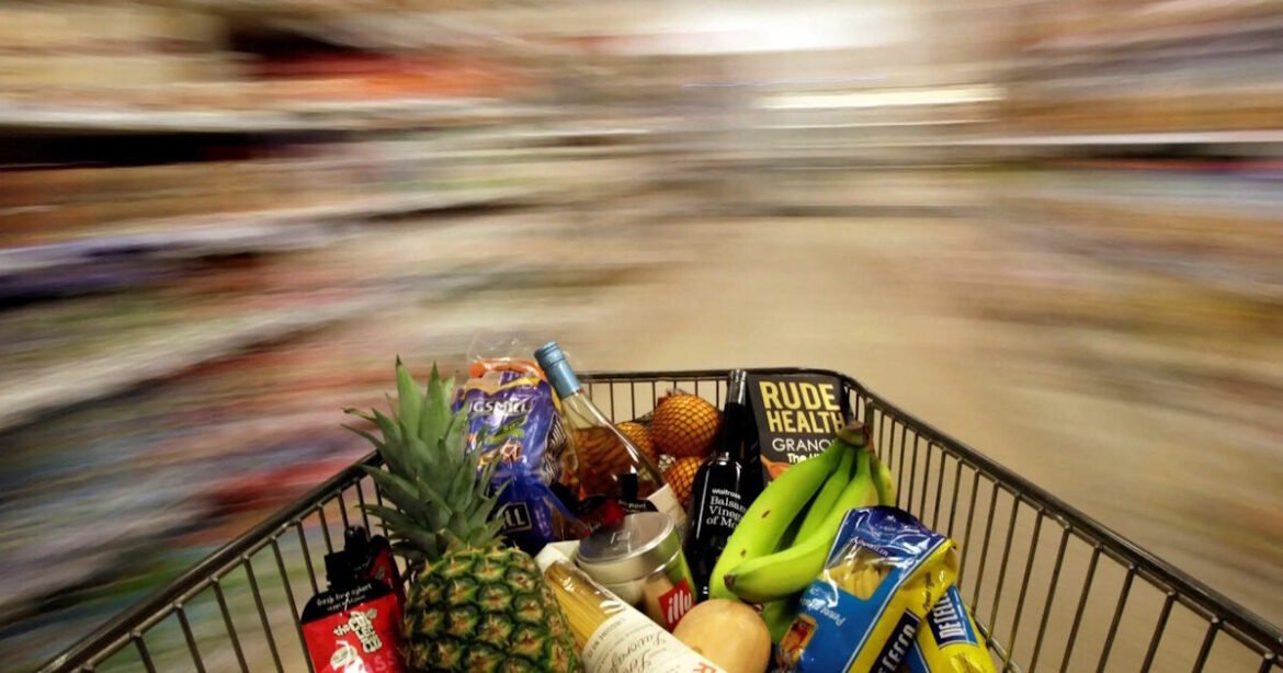 «Φουντώνει» και πάλι η ακρίβεια στα τρόφιμα – Ποια προϊόντα «σέρνουν τον χορό» των ανατιμήσεων