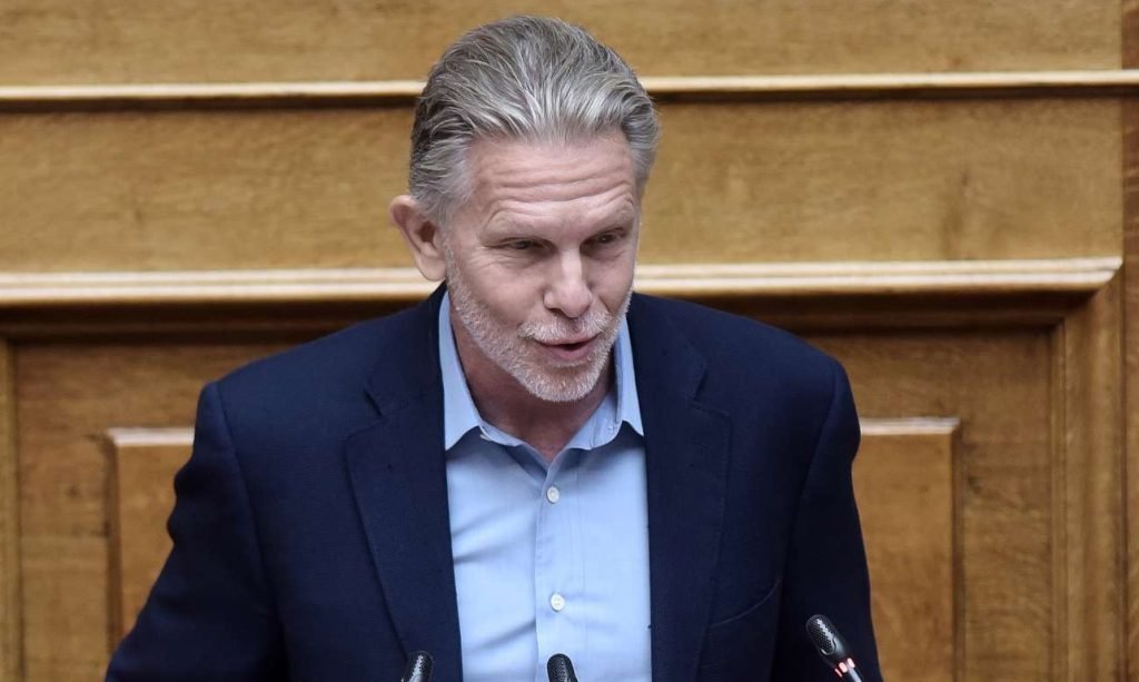 Γερουλάνος: Οφείλουμε να ανοιχτούμε στην κοινωνία