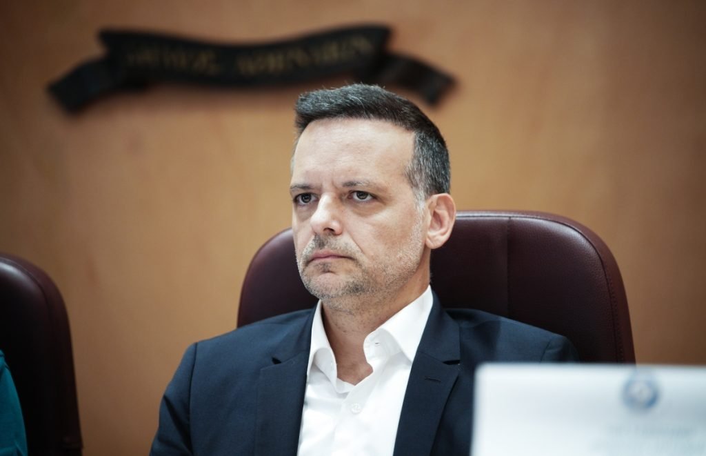 Ο Δούκας «απαντά» από το Ρίο ντε Τζανέιρο στον Ανδρουλάκη: Εξι προτάσεις για το ΠΑΣΟΚ