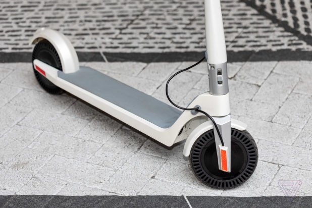 Θεσσαλονίκη: Δίωξη για ληστεία στον 13χρονο που πήρε το πατίνι 21χρονου με την απειλή ότι θα βγάλει μαχαίρι