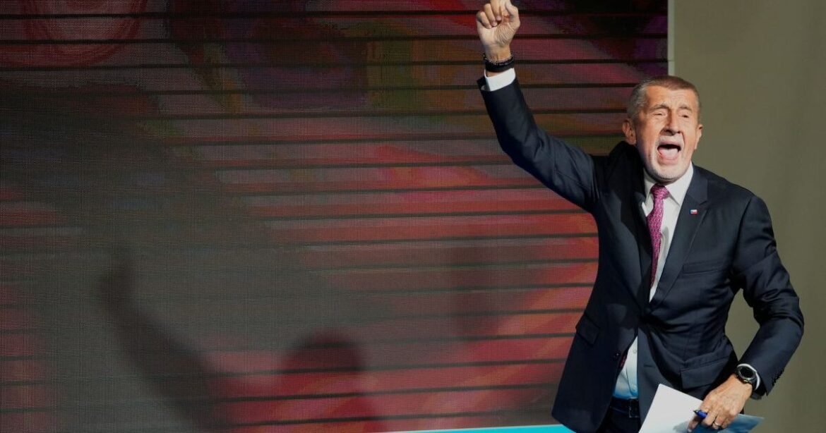 Τσεχία: Ακροδεξιός πρόεδρος της Βουλής – «Μεγάλη απειλή» για τη χώρα λέει ο αδερφός του