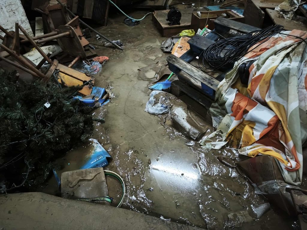 Κακοκαιρία: Ξεχείλισε ρέμα στη Λακωνία και παρέσυρε αυτοκίνητο – Δρόμοι «ποτάμια» στη Βόνιτσα, απεγκλωβίστηκε έγκυος που πήγαινε να γεννή