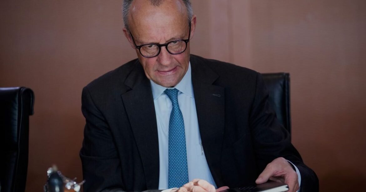 Γερμανία: Δημοσκοπική κατάρρευση του Μερτς – Η ακροδεξιά τον βλέπει πλέον ως «ευκαιρία»