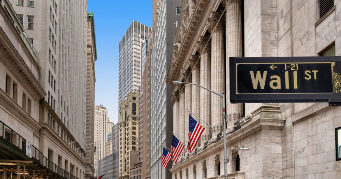 Μικτές τάσεις στη Wall Street – Οριακά κέρδη για τον Dow Jones