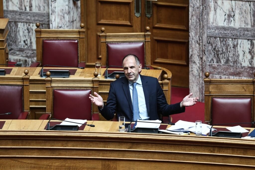 Γεραπετρίτης στη Βουλή: Γιατί επιδιώκουμε την Πενταμερή με την Τουρκία για τις θαλάσσιες ζώνες | Protagon.gr