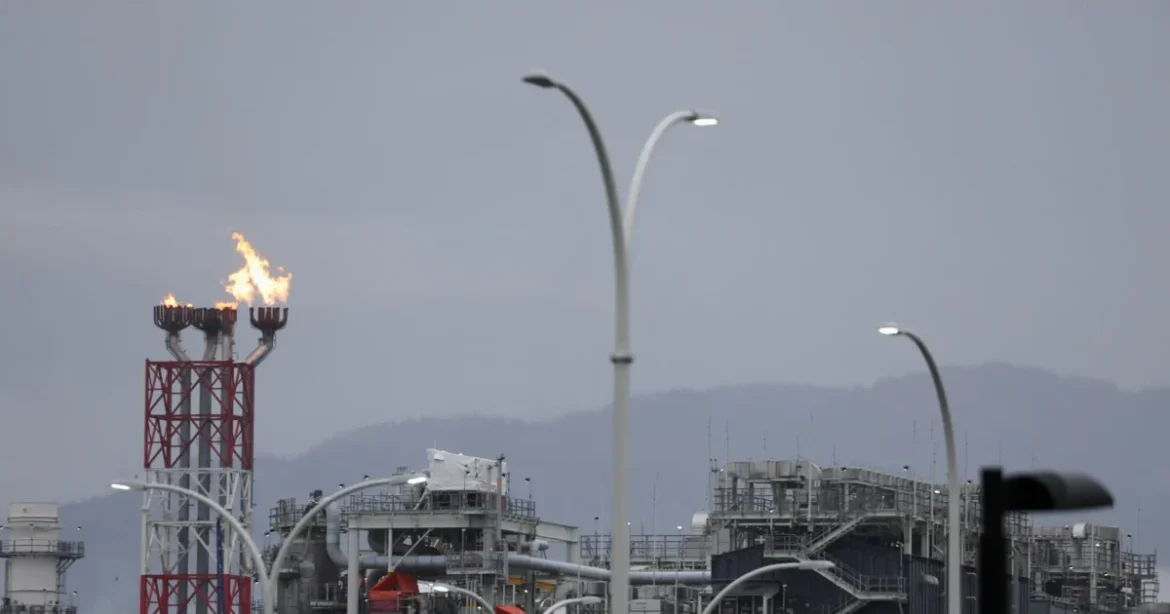 Ανοίγει ο δρόμος για νέα τερματικά LNG ^ ευρωπαϊκή και ενδοκυβερνητική πίεση για το ενεργειακό κόστος ^ στον «κουβά» το Υπερταμείο ^ τι είδε η
