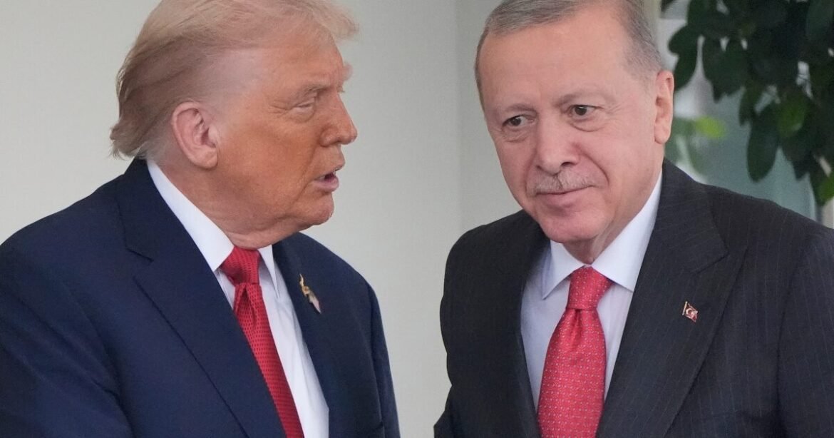 Νέο μήνυμα ΗΠΑ προς Τουρκία: Σταματήστε να αγοράζετε πετρέλαιο και φυσικό αέριο από τη Ρωσία