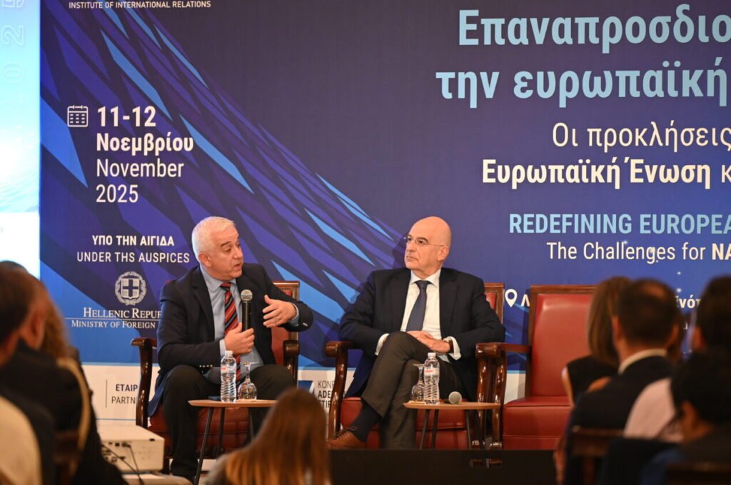 Δένδιας: Αναγκαίος ο αμυντικός μετασχηματισμός – συζήτηση με τον Κώστα Υφαντή