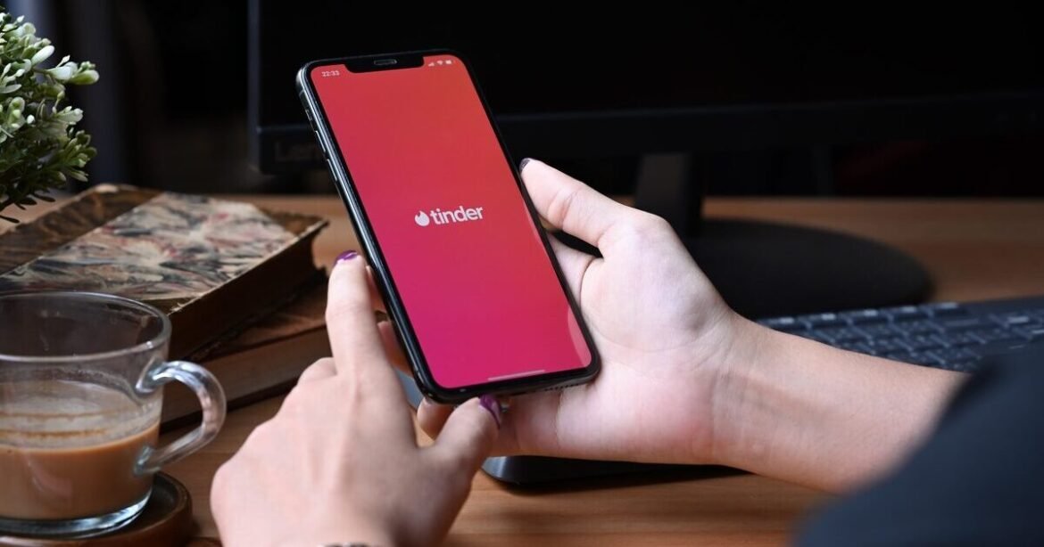 Βρετανία: Ο «δράκος του Tinder» που έγινε ο εφιάλτης δεκάδων γυναικών – Πώς ξέφευγε από τις Αρχές