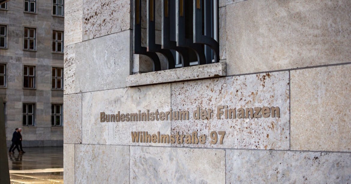 Γερμανικό «ρελαντί» μέχρι τα μέσα του 2026 στην εκτίναξη των ευρωπαϊκών αμυντικών δαπανών