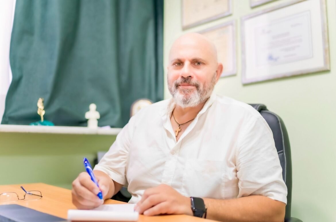 Κούβελας για Καρυστιανού: «Μου είπε ότι σκεφτόταν να κινηθεί πολιτικά»