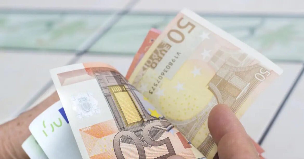 Προπληρωμένες κάρτες επιδομάτων: Στις 27 Νοεμβρίου η κλήρωση για 8.500 δικαιούχους που θα λάβουν 1.000 ευρώ έκαστος