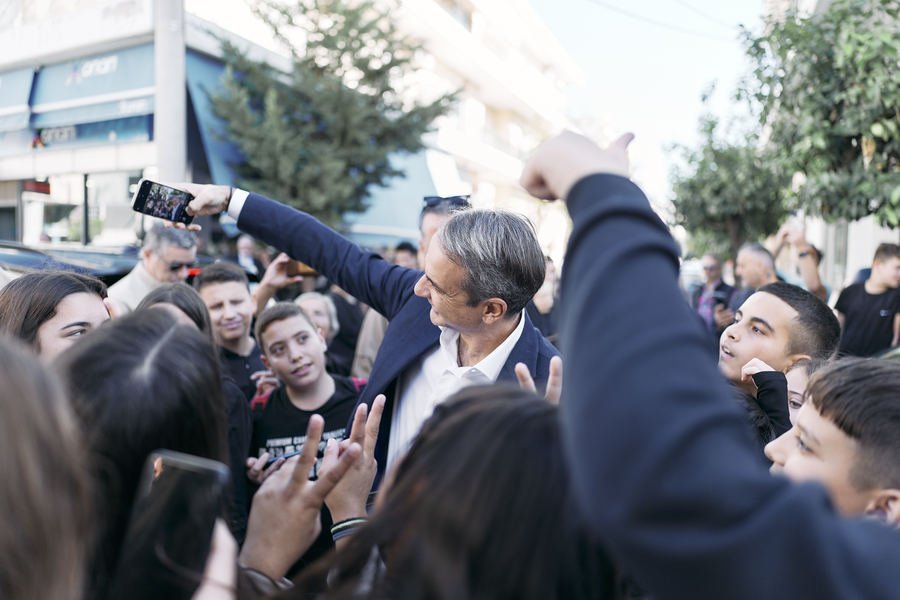 Μητσοτάκης από Ελευσίνα: «Πρώτη μας υποχρέωση να σκύψουμε πάνω από την ακρίβεια»