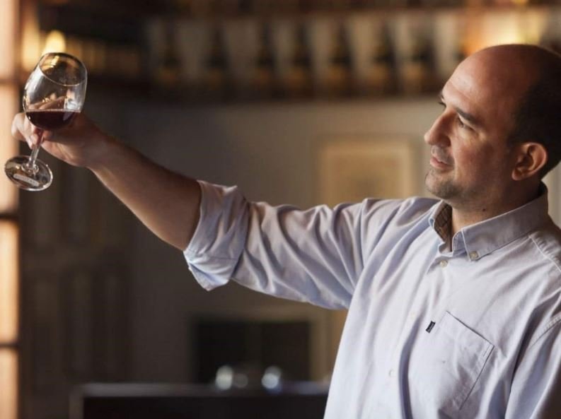 Μια «χρονοκάψουλα» – λαβύρινθος στη Στενήμαχο με 116.000 φιάλες κρασιού  