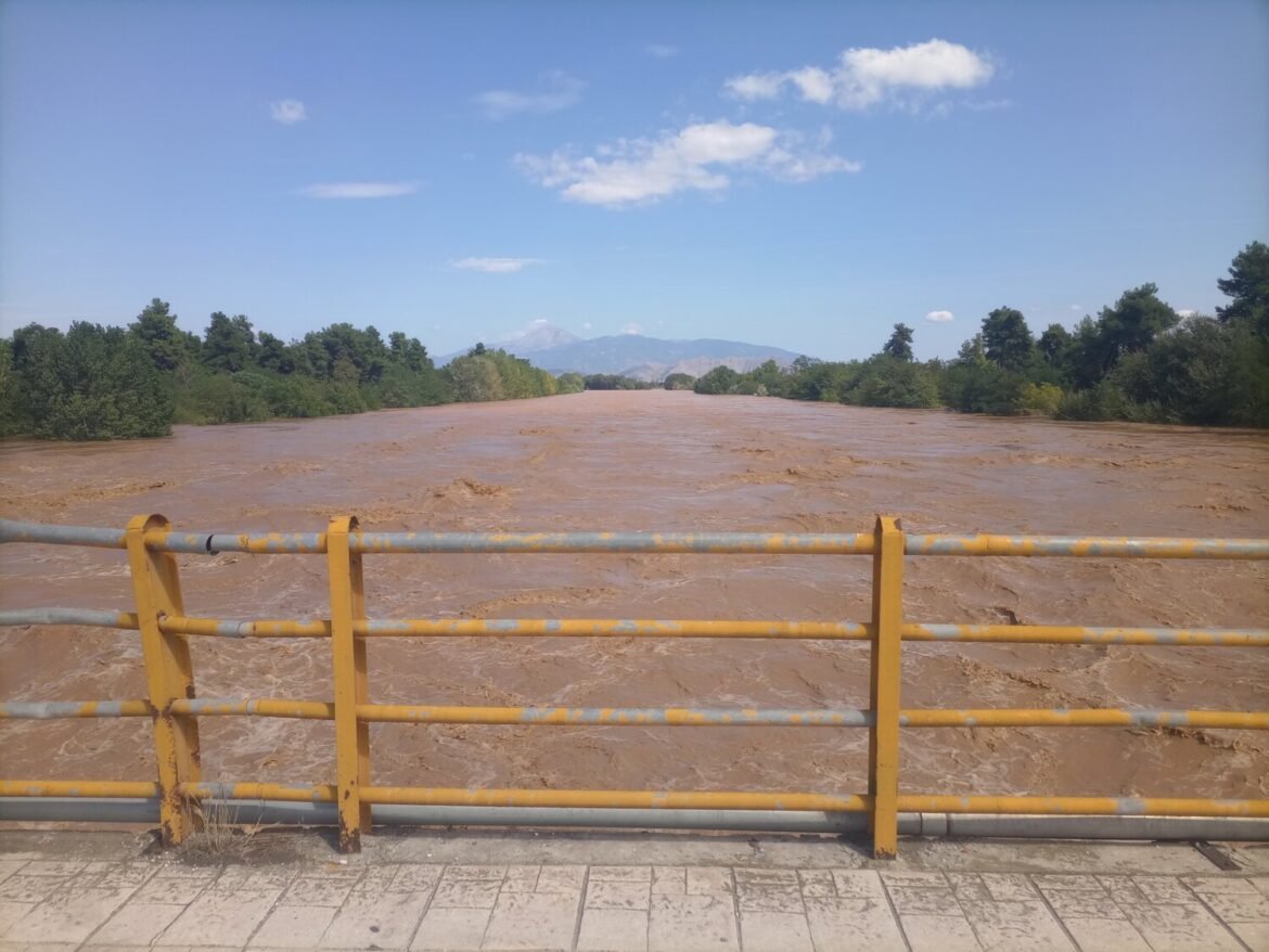 Περιφέρεια Θεσσαλίας: Σε πρώτο πλάνο η αντιπλημμυρική θωράκιση του Πηνειού – «Δεν θα επιτρέψουμε στους