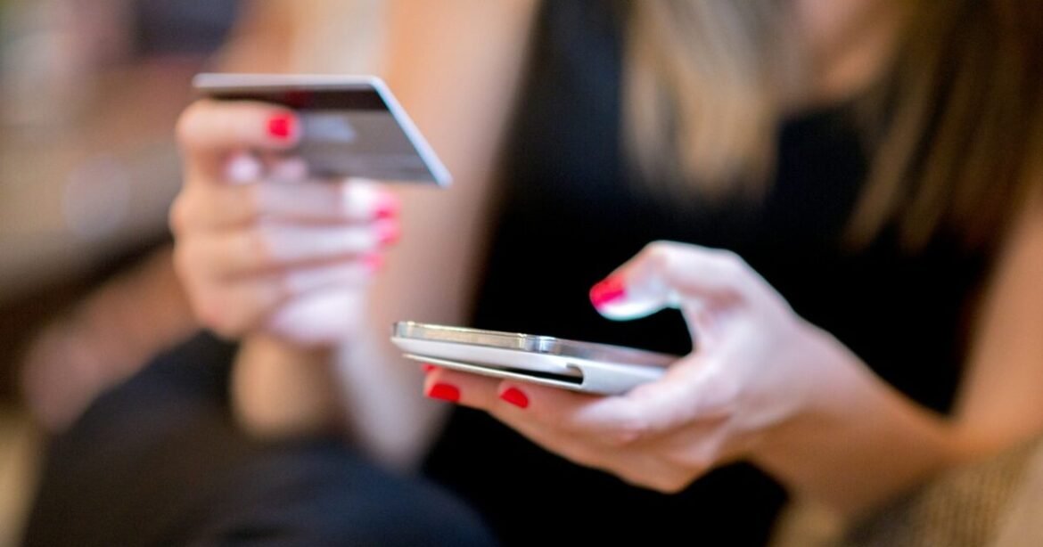 IRIS: Από 1 Δεκεμβρίου αλλάζουν οι συναλλαγές στα καταστήματα