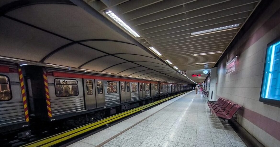 Άνοιξαν οι σταθμοί του Μετρό Δάφνη και Άγιος Δημήτριος – Είχαν κλείσει λόγω προβλημάτων ηλεκτροδότησης