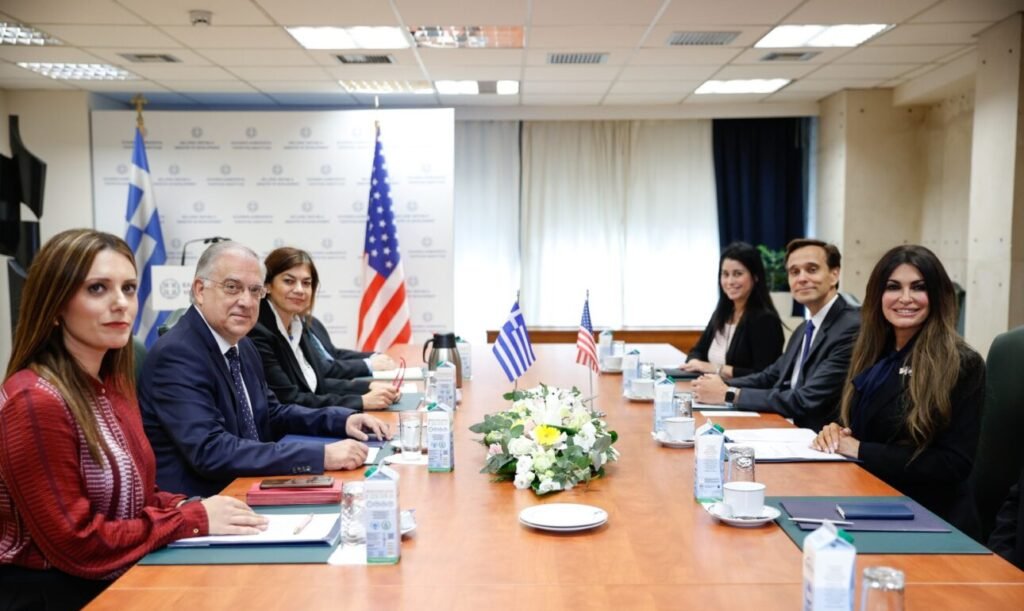 Θεοδωρικάκος – Γκίλφοϊλ: Η Ελευσίνα γίνεται αμυντικό, ενεργειακό και εμπορικό hub