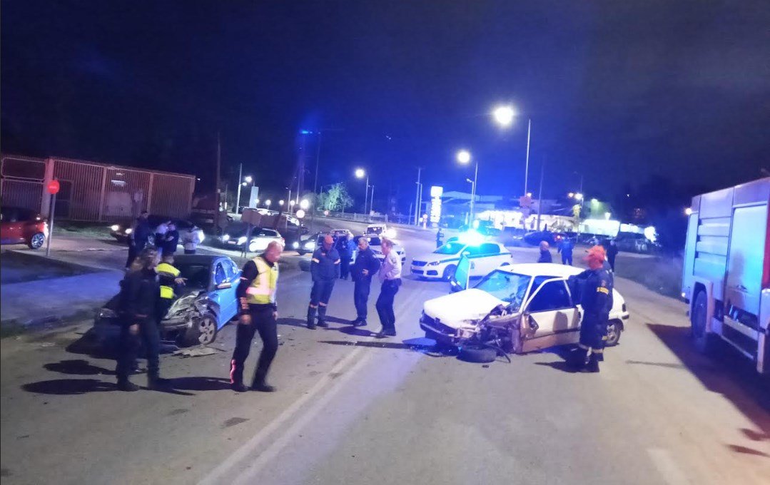 Σφοδρό τροχαίο στην εθνική οδό Αντίρριου – Ιωαννίνων – Tρεις ελαφρά τραυματίες