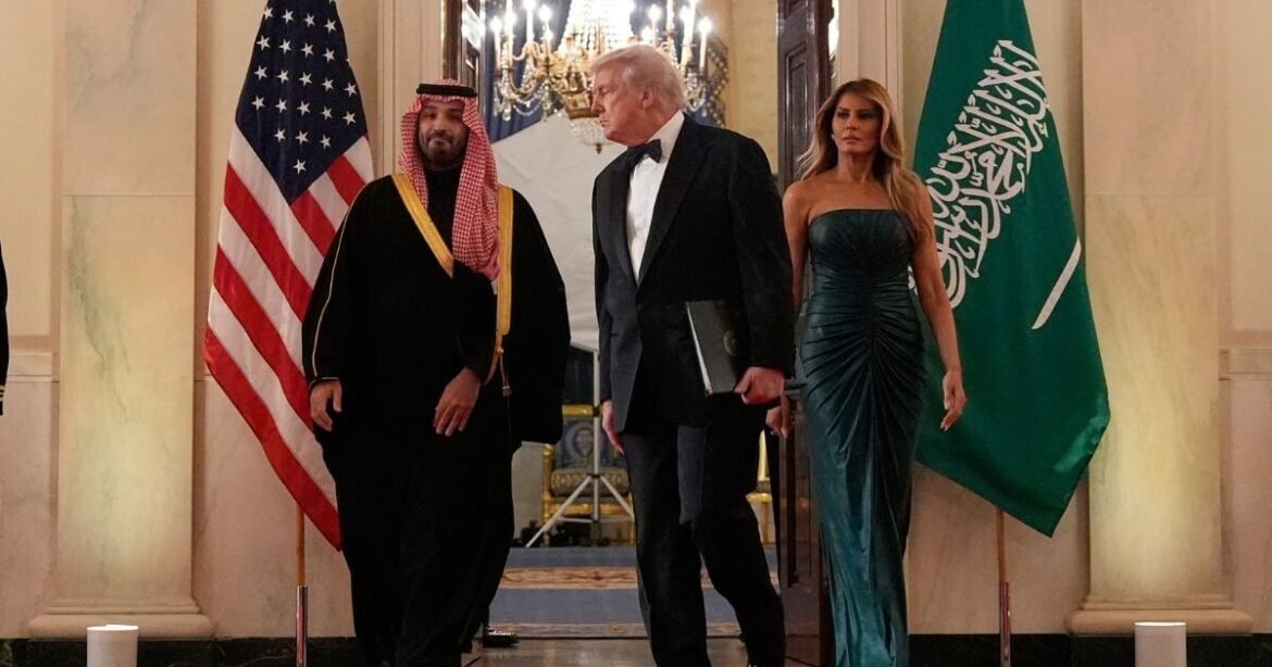 Διπλωματία… εκατομμυρίων: Έλον Μασκ και Κριστιάνο Ρονάλντο στο δείπνο του Τραμπ για τον μπιν Σαλμάν