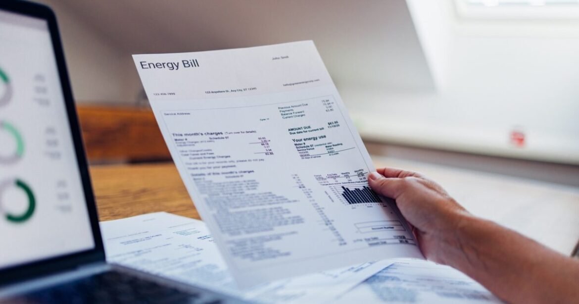 Μειώθηκαν οι καταναλωτές της ΔΕΗ με ληξιπρόθεσμα – Ώθηση από Ρουμανία στα αποτελέσματα ενιαμήνου