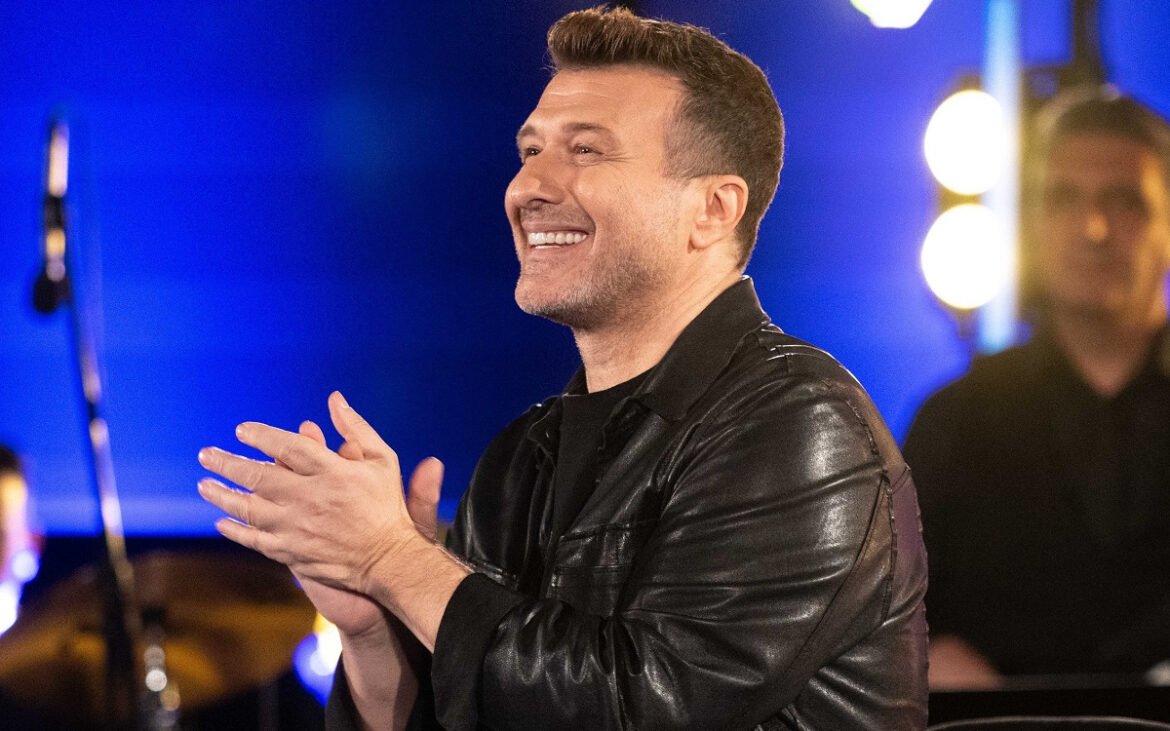 Γιάννης Πλούταρχος: Η stalker του τραγουδιστή απαντά – «Μπορώ να περάσω από το σπίτι του, να πάω βόλτα,