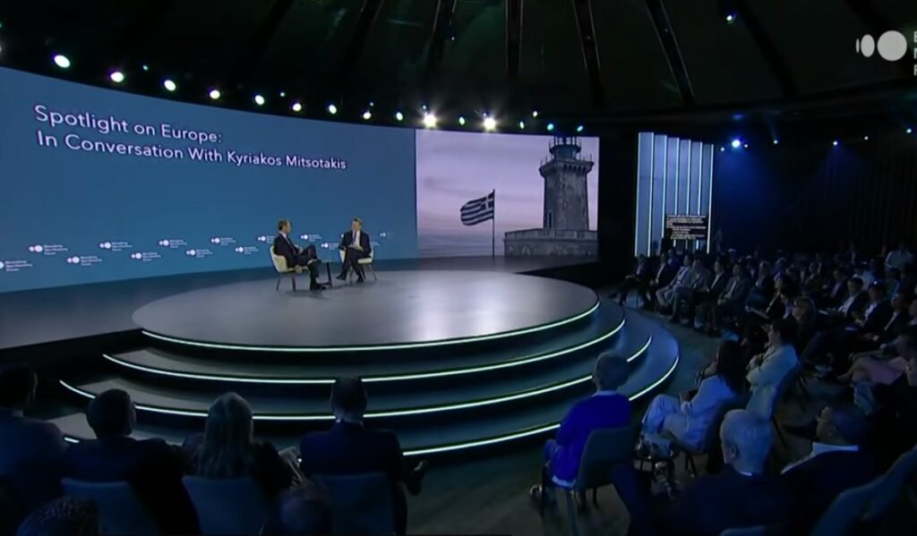 Μητσοτάκης στο Bloomberg New Economy Forum: «Αγκάθι» στο σχέδιο Τραμπ η παραχώρηση εδαφών της Ουκρανίας