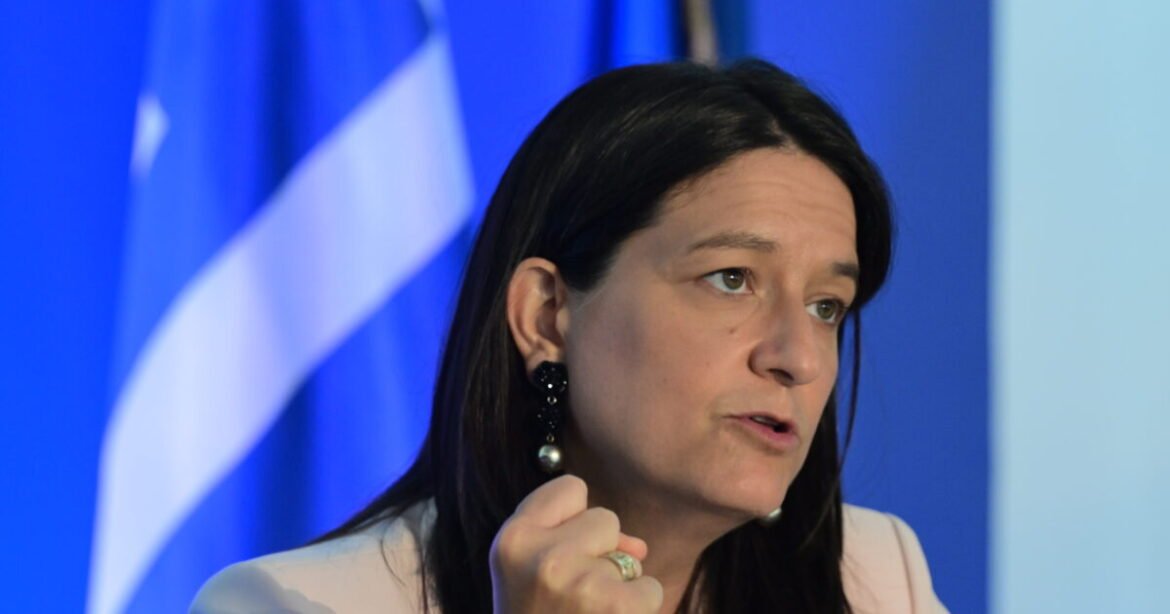 Κεραμέως: Μείωση κατά 76% στα εκκρεμή ραντεβού των ΚΕΠΑ μέσα σε ένα χρόνο